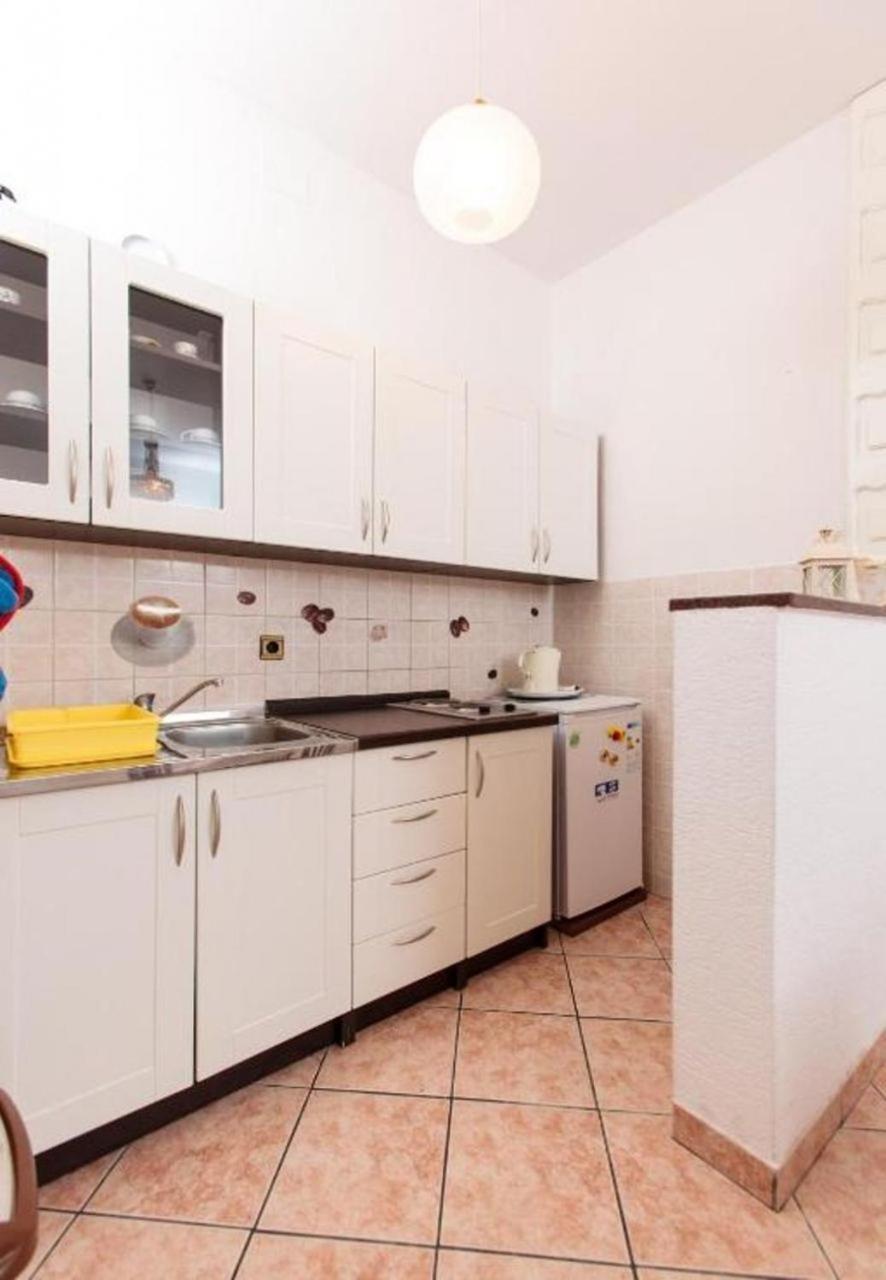 Apartment Knez 1 - 50 M From Beach Podstrana Bagian luar foto