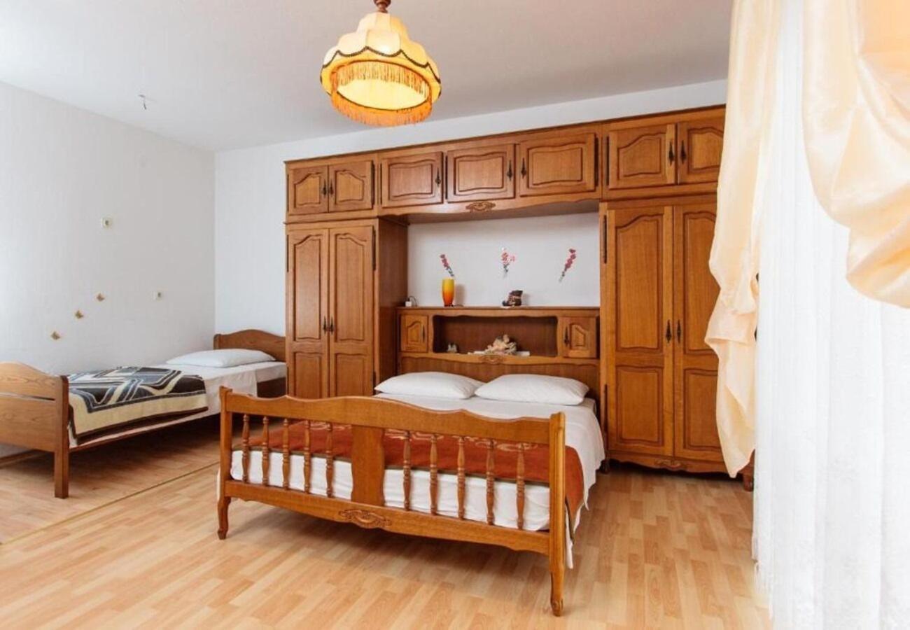 Apartment Knez 1 - 50 M From Beach Podstrana Bagian luar foto