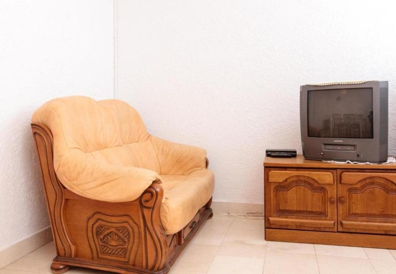 Apartment Knez 1 - 50 M From Beach Podstrana Bagian luar foto