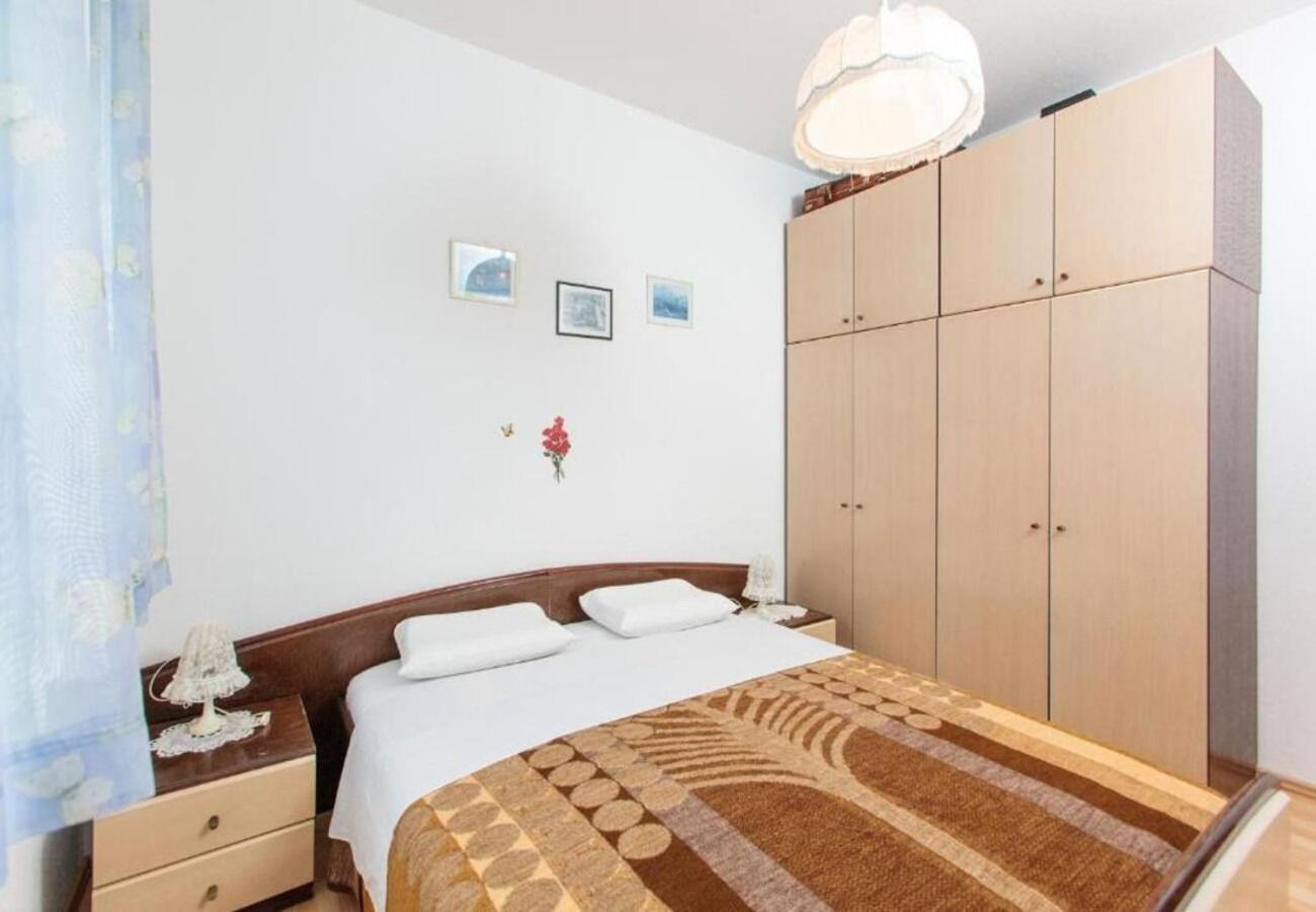 Apartment Knez 1 - 50 M From Beach Podstrana Bagian luar foto