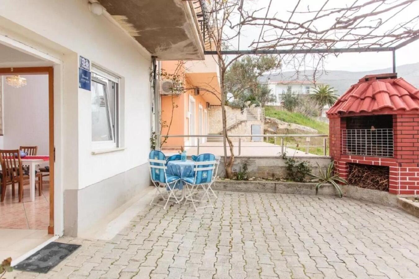 Apartment Knez 1 - 50 M From Beach Podstrana Bagian luar foto